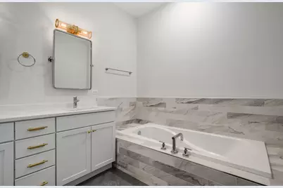 3016 W Belmont Avenue #2N, Chicago, IL 60618 - Photo 14