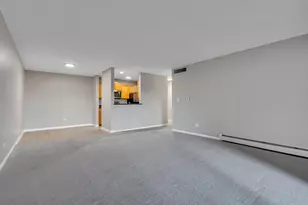 1919 Prairie Square, Schaumburg, IL 60173 - Photo 10