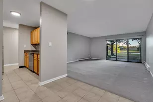 1919 Prairie Square, Schaumburg, IL 60173 - Photo 12