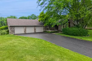 12N320 Jackson Dr, Elgin, IL 60124 - Photo 2