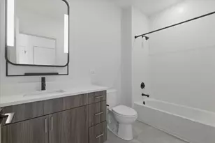 948 W Sunnyside Ave, Chicago, IL 60640 - Photo 12