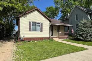 512 Highland Ave, Dixon, IL 61021 - Photo 2