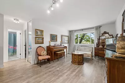 8455 W Leland Avenue #204, Chicago, IL 60656 - Photo 2