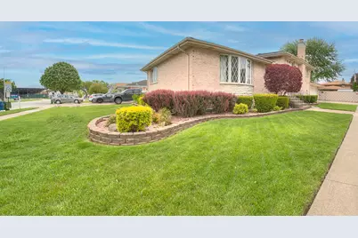 9300 Austin Avenue, Oak Lawn, IL 60453 - Photo 2