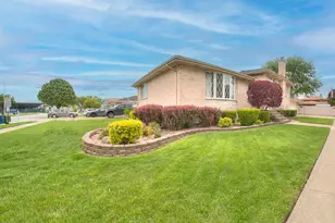 9300 Austin Ave, Oak Lawn, IL 60453 - Photo 2