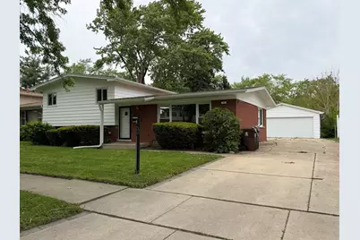 705 W Fitzhenry Court, Glenwood, IL 60425 - Photo 2