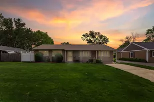 69 Paddock St, Montgomery, IL 60538 - Photo 1