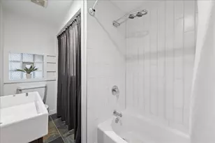 464 N Aberdeen St, Chicago, IL 60642 - Photo 8
