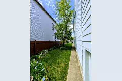 4330 N Avers Avenue, Chicago, IL 60618 - Photo 2