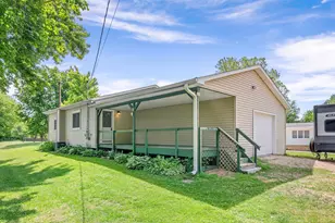 237 Chapman St, Paw Paw, IL 61353 - Photo 1