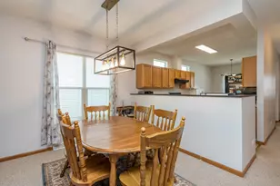 109 Hunter Ct, Grayslake, IL 60030 - Photo 8