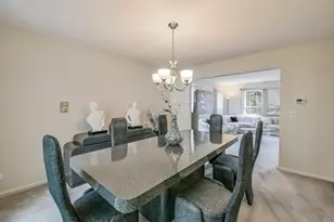 312 W Brampton Ln, Arlington Heights, IL 60004 - Photo 12