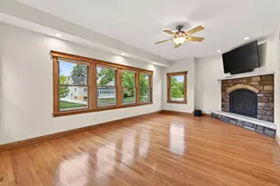 1117 Margret St, Des Plaines, IL 60016 - Photo 4