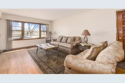 8516 N Ozanam Avenue, Niles, IL 60714 - Photo 4