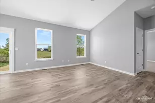 336 N Charles St, Cortland, IL 60112 - Photo 6