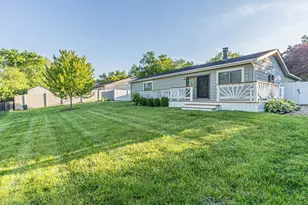 1145 N Thackeray Dr, Palatine, IL 60067 - Photo 32