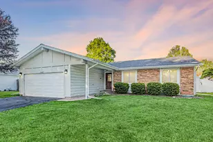 1145 N Thackeray Dr, Palatine, IL 60067 - Photo 1