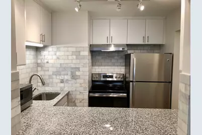 526 W Roscoe Street #1B, Chicago, IL 60657 - Photo 2