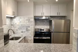 526 W Roscoe St, Chicago, IL 60657 - Photo 2