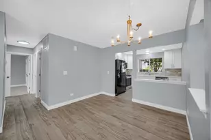 2136 Southwind Cir, Schaumburg, IL 60194 - Photo 6