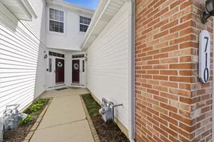 710 Riding Ln, Saint Charles, IL 60174 - Photo 2