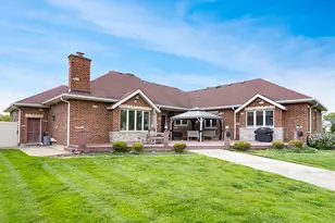 5605 S Kensington Ave, Countryside, IL 60525 - Photo 4