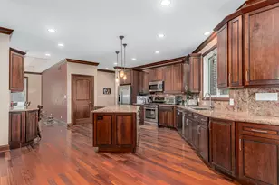 5605 S Kensington Ave, Countryside, IL 60525 - Photo 10