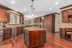 5605 S Kensington Ave, Countryside, IL 60525 - Photo 12