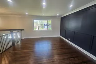 1570 Jefferson Rd, Hoffman Estates, IL 60169 - Photo 6