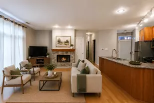 750 N Willard Ct, Chicago, IL 60642 - Photo 2