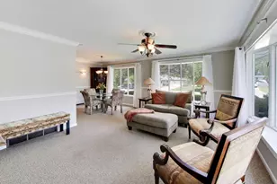 1976 Robert St, Aurora, IL 60506 - Photo 6