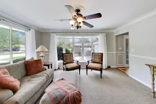 1976 Robert St, Aurora, IL 60506 - Photo 8