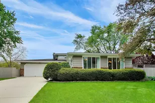 1976 Robert St, Aurora, IL 60506 - Photo 1