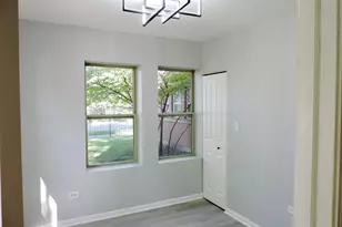 7037 S Oglesby Ave, Chicago, IL 60649 - Photo 16