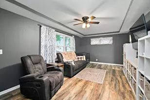 570 E 2nd Ave, Clifton, IL 60927 - Photo 2