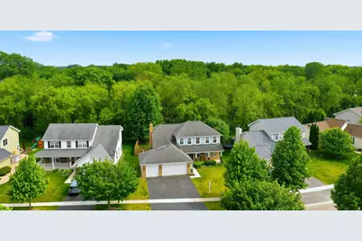 400 Willow Road, Lakemoor, IL 60051 - Photo 2