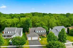 400 Willow Rd, Lakemoor, IL 60051 - Photo 2