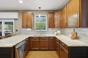 400 Willow Rd, Lakemoor, IL 60051 - Photo 16