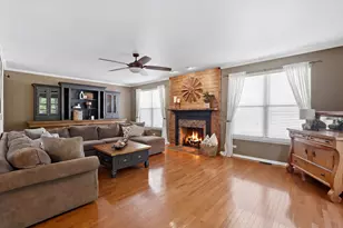 400 Willow Rd, Lakemoor, IL 60051 - Photo 8
