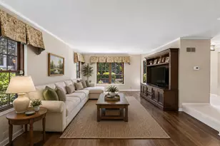 946 Walter Ave, Des Plaines, IL 60016 - Photo 2