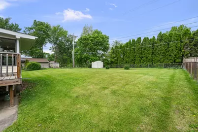 118 E Lamphere Drive, Blue Grass, IA 52726 - Photo 14