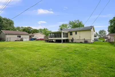118 E Lamphere Drive, Blue Grass, IA 52726 - Photo 4