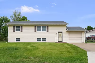 118 E Lamphere Drive, Blue Grass, IA 52726 - Photo 1