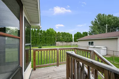 118 E Lamphere Drive, Blue Grass, IA 52726 - Photo 6
