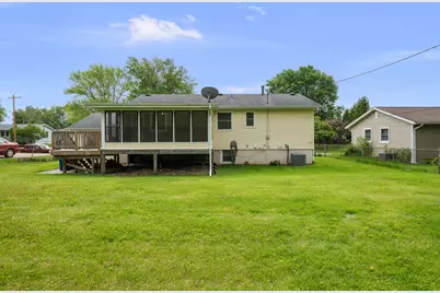 118 E Lamphere Drive, Blue Grass, IA 52726 - Photo 2