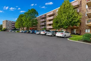 1463 Mercury Dr, Schaumburg, IL 60193 - Photo 1