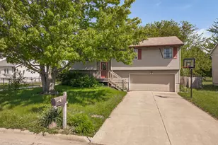 1309 W Indian Dr, Pontiac, IL 61764 - Photo 1