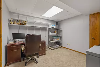 1640 Queens Drive, Bettendorf, IA 52722 - Photo 34