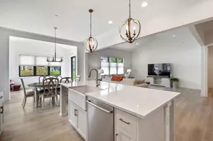 906 Cartwright Ln, Schaumburg, IL 60193 - Photo 8