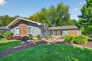 223 Willow Ln, Geneva, IL 60134 - Photo 1